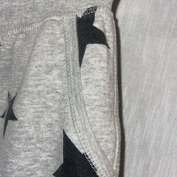 Gray with black stars - Small - Picture 5 of 9